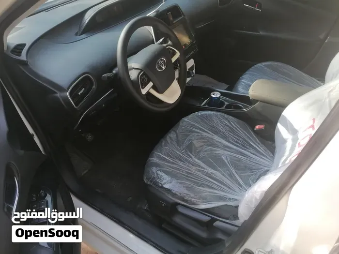 Toyota Prius 2018 photo 2