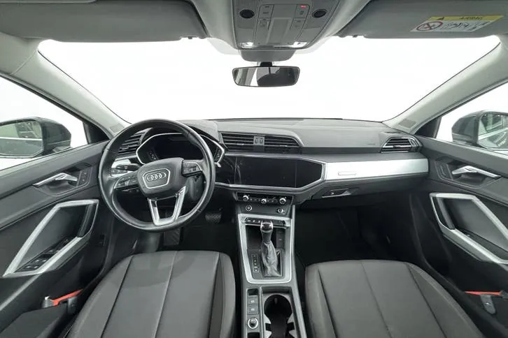 Audi Q3 2021 photo 2