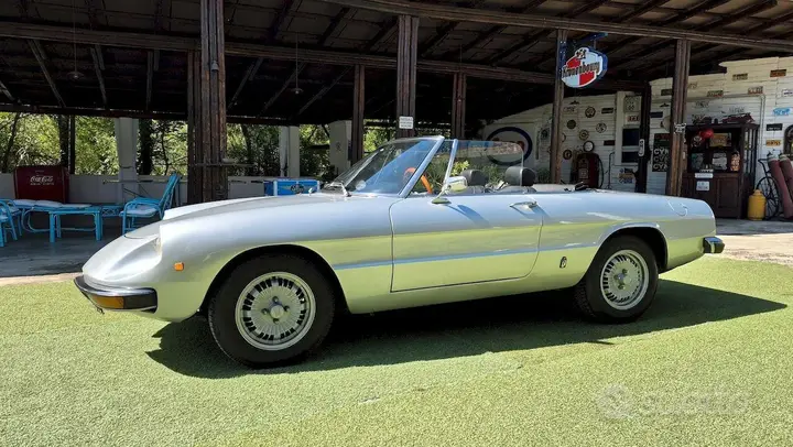 Alfa Romeo Spider 1976 photo 4