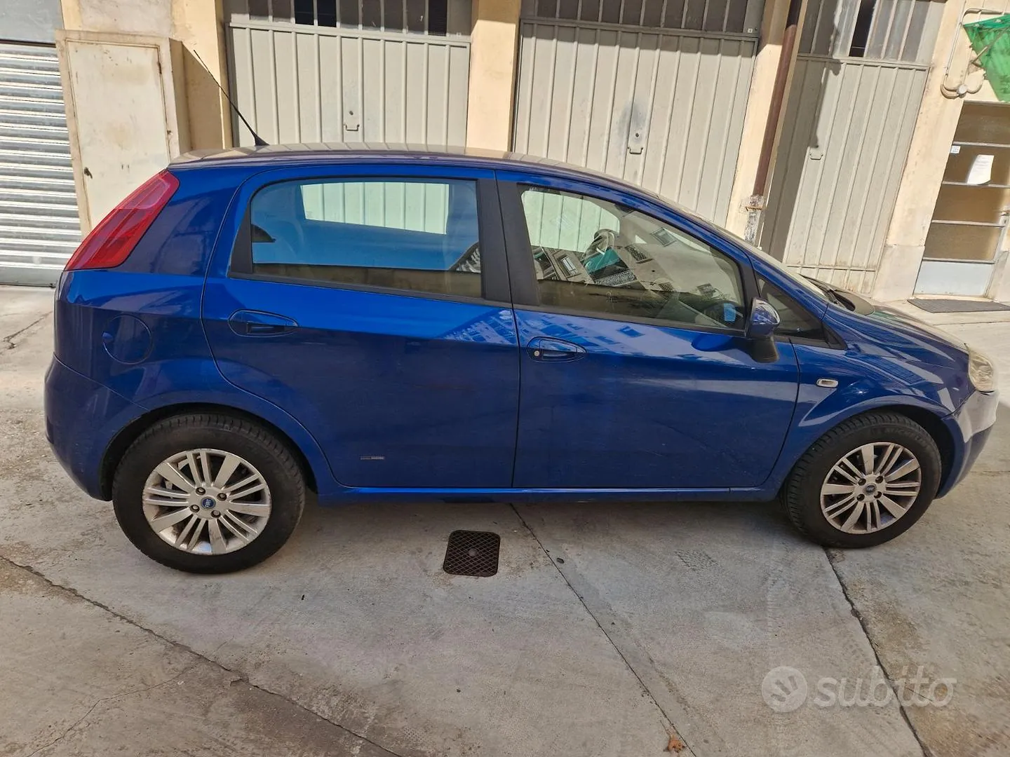 Fiat Grande Punto 2006 photo 2