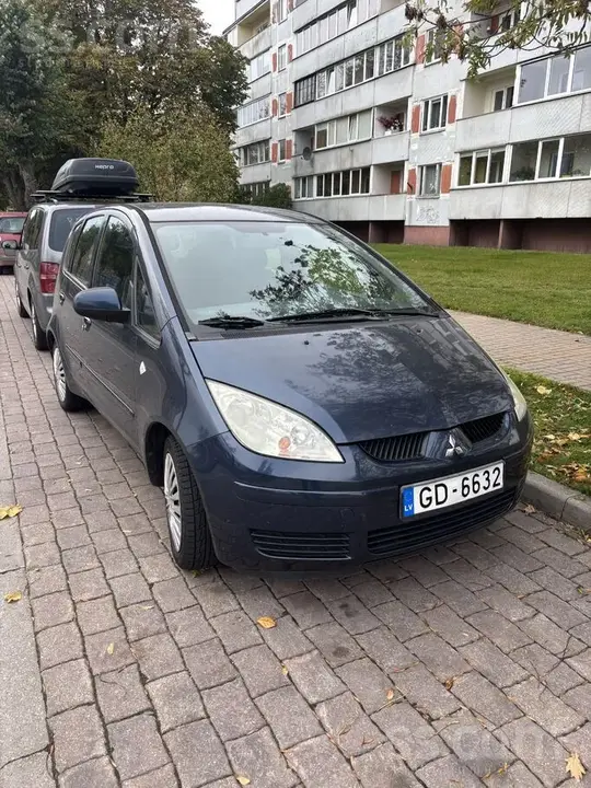 Mitsubishi Colt 2006 photo 2