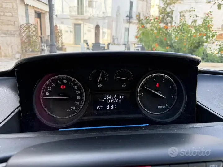 Lancia Ypsilon 2017 photo 2