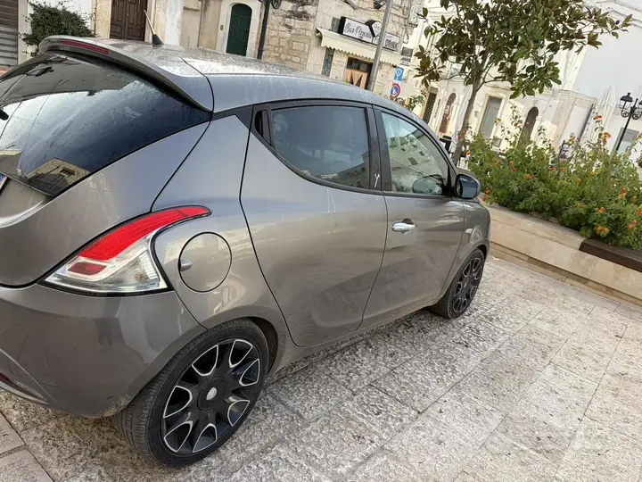 Lancia Ypsilon 2017 photo 3