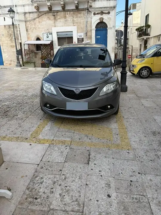 Lancia Ypsilon
