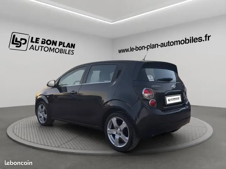 Chevrolet Aveo 2012 photo 4