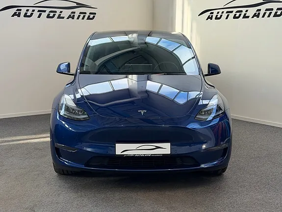 Tesla Model Y 2023 photo 2