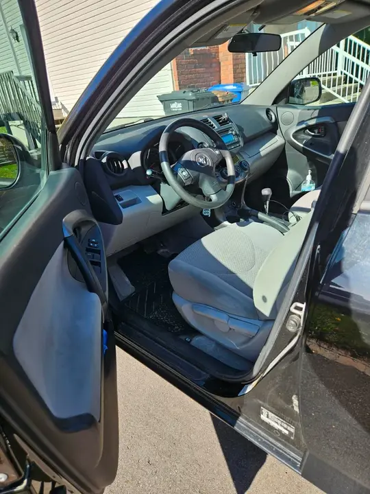 Toyota Rav4 2012 photo 5