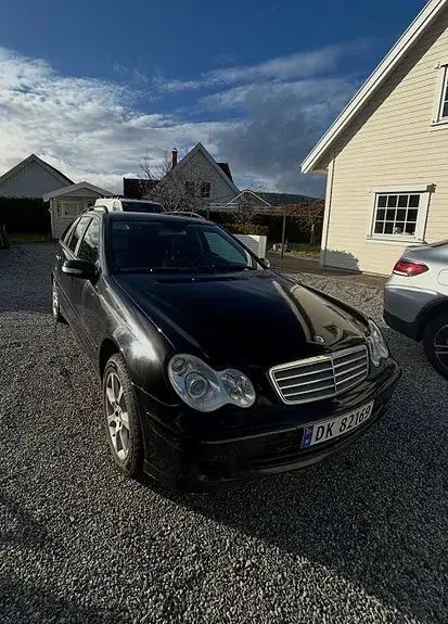 Mercedes-Benz C180 2004 photo 2