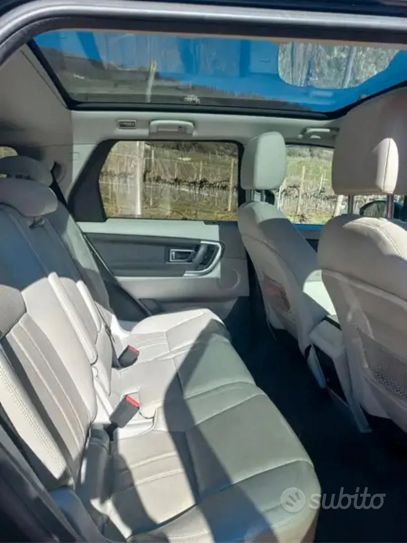 Land Rover Discovery Sport 2016 photo 4