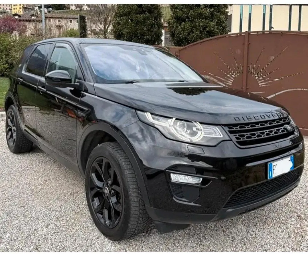 Land Rover Discovery Sport 2016 photo 2