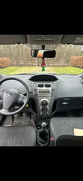 Toyota Yaris 2010 photo 4