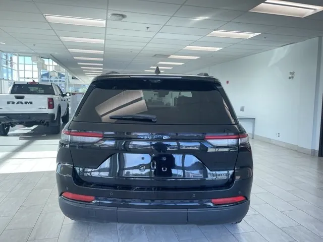 Jeep Grand Cherokee 2024 photo 4