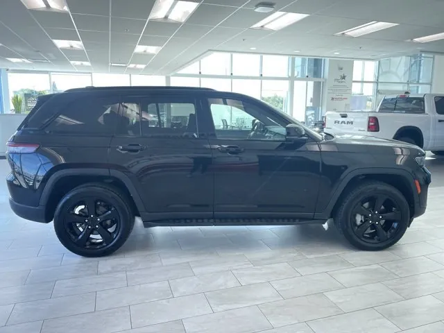 Jeep Grand Cherokee 2024 photo 5