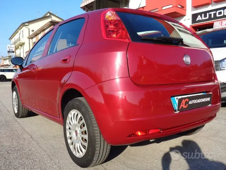 Fiat Grande Punto 2011 photo 4