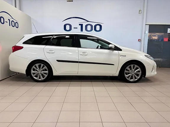 Toyota Auris 2014 photo 5