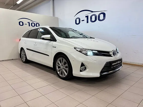 Toyota Auris 2014 photo 2