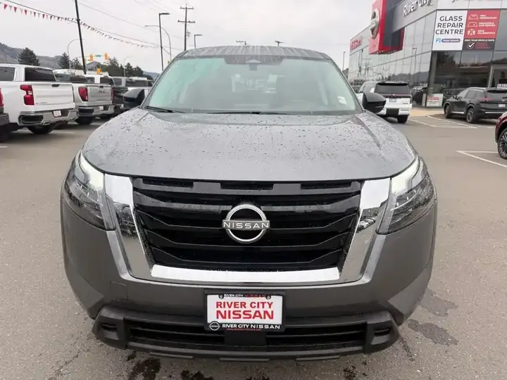 Nissan Pathfinder 2023 photo 2