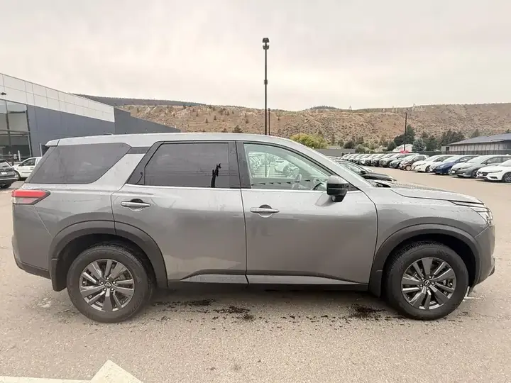 Nissan Pathfinder 2023 photo 4