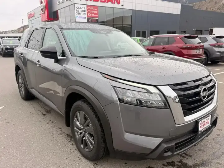 Nissan Pathfinder 2023 photo 3