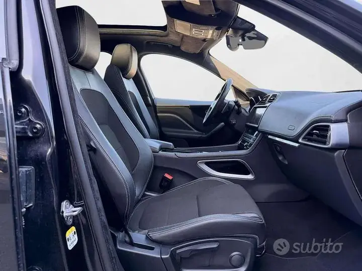Jaguar F-Pace 2019 photo 3