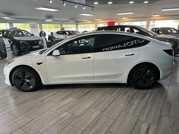 Tesla Model 3 2021 photo 3