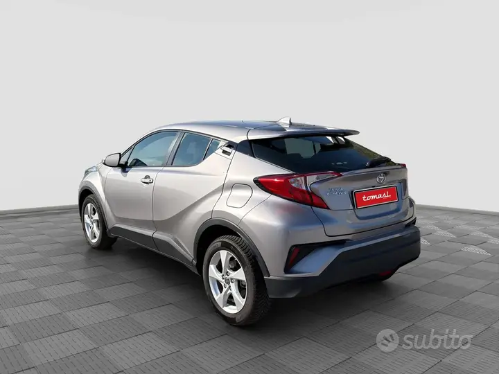 Toyota C-Hr 2018 photo 3