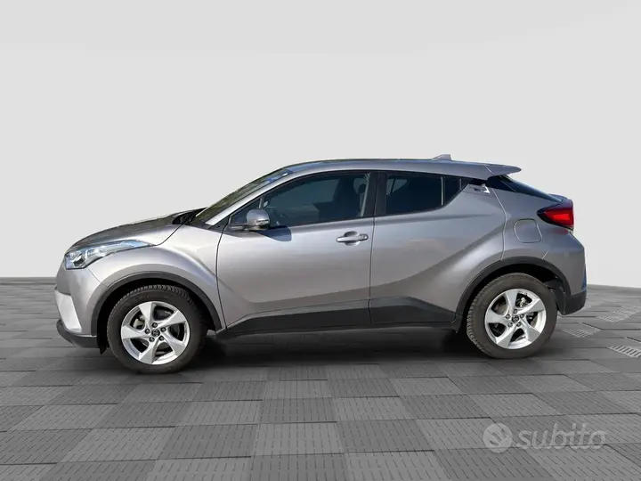 Toyota C-Hr 2018 photo 2