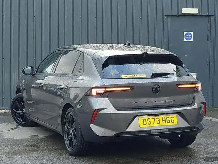 Vauxhall Astra 2023 photo 2