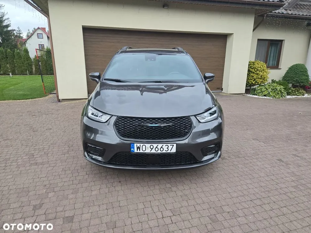 Chrysler Pacifica 2022 photo 2