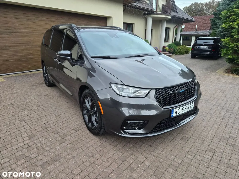 Chrysler Pacifica 2022 photo 3