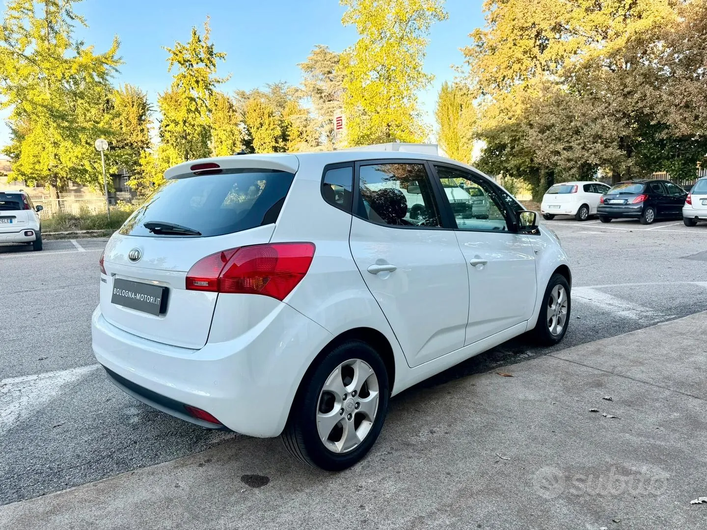 Kia Venga 2013 photo 4