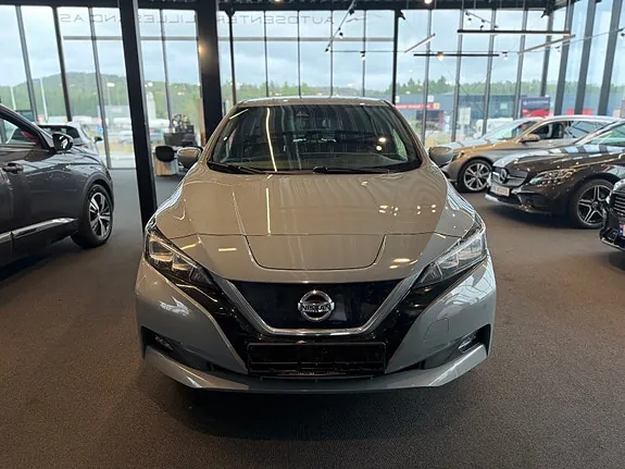 Nissan Leaf 2021 photo 2