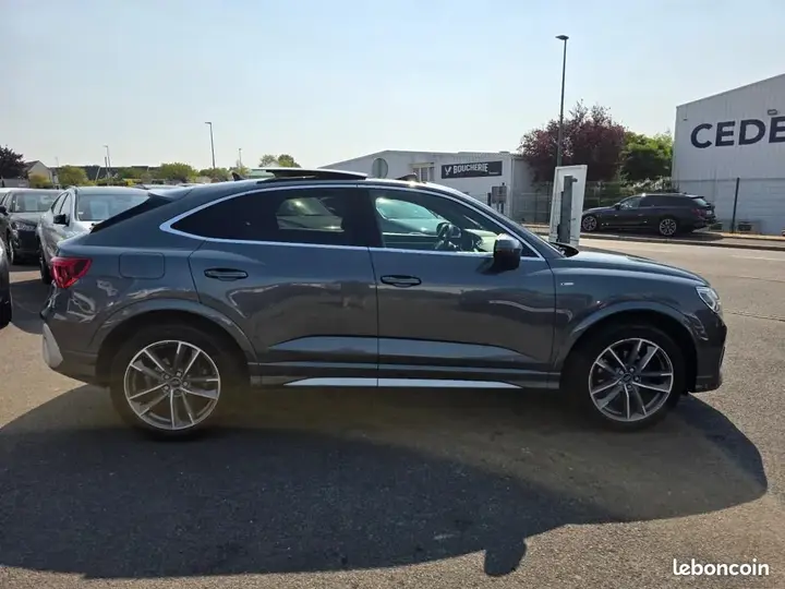 Audi Q3 2020 photo 5