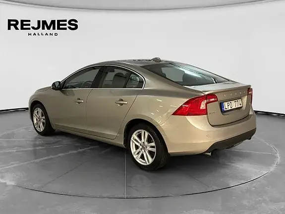 Volvo S60 2011 photo 2