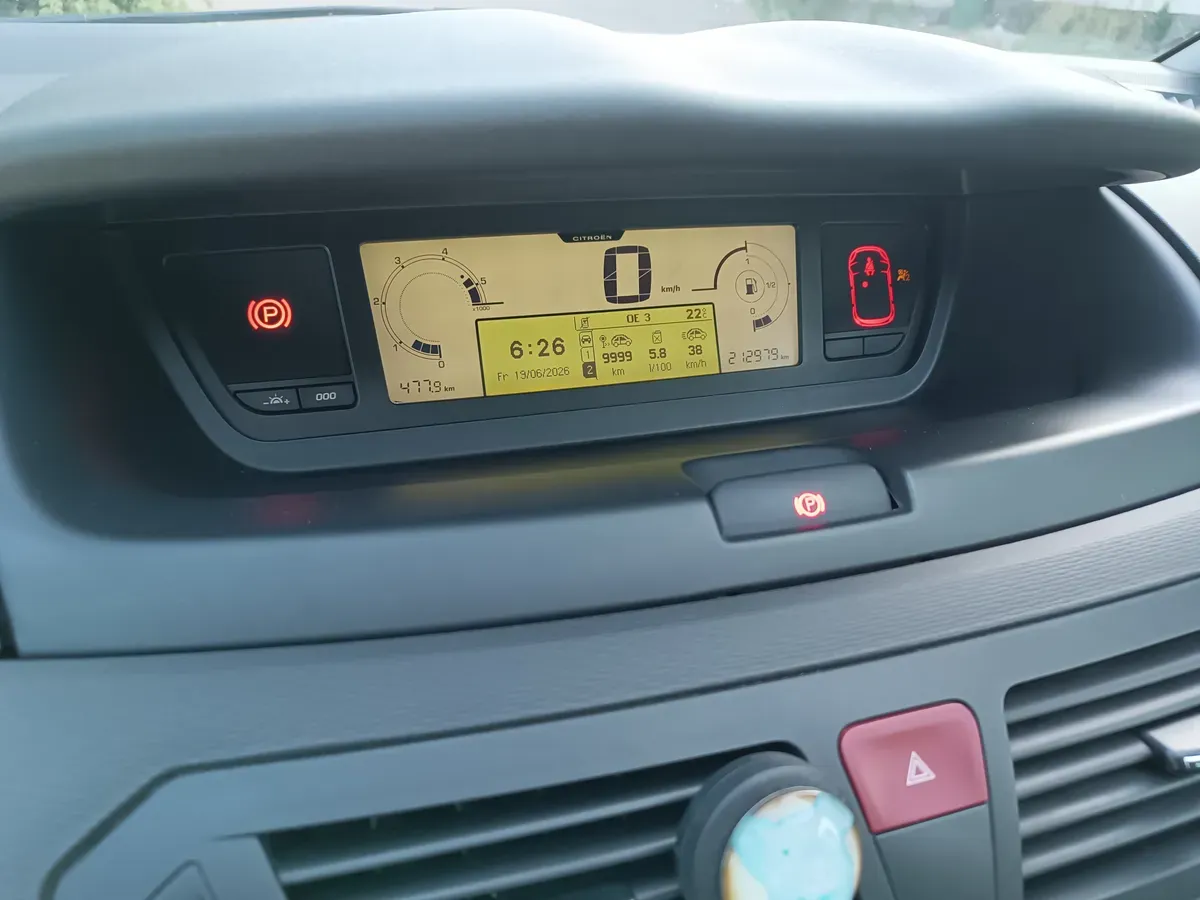 Citroen C4 Picasso 2011 photo 2