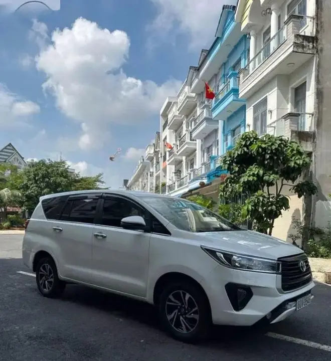 Toyota Innova 2022 photo 2