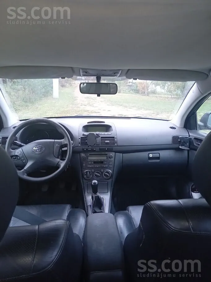 Toyota Avensis 2004 photo 4