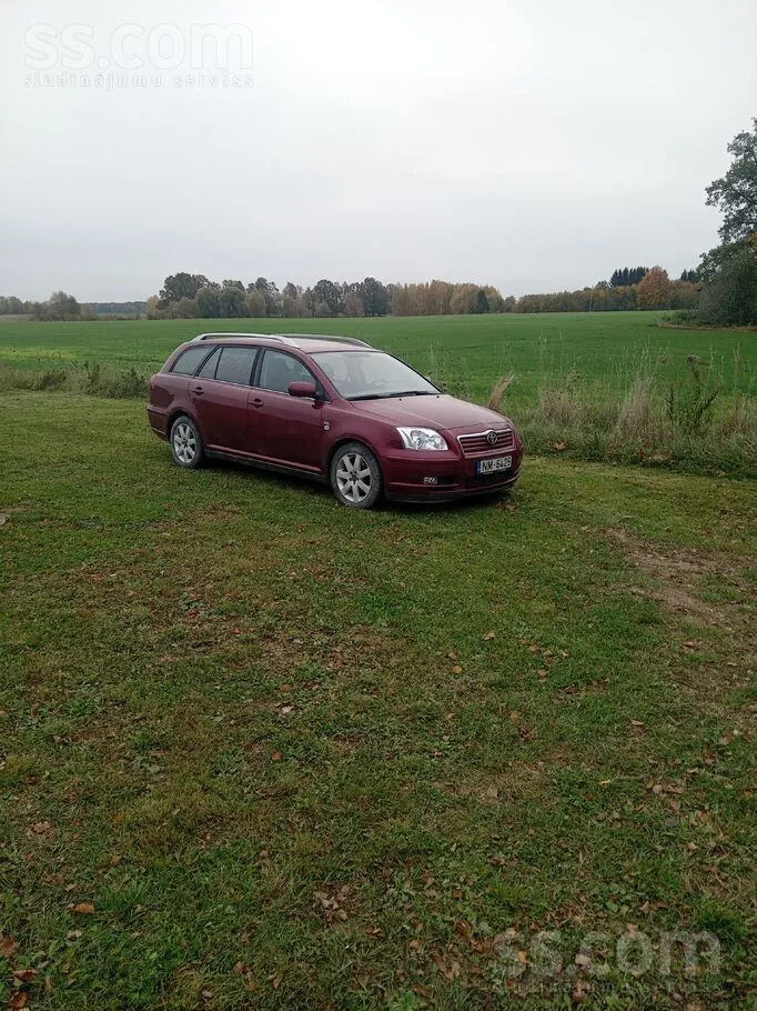 Toyota Avensis 2004 photo 2
