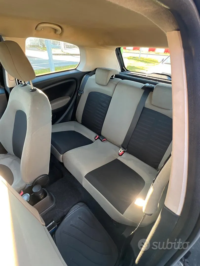 Fiat Grande Punto 2006 photo 2