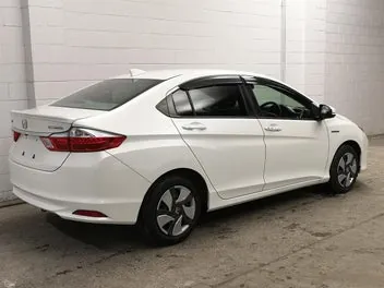 Honda Grace 2015 photo 3