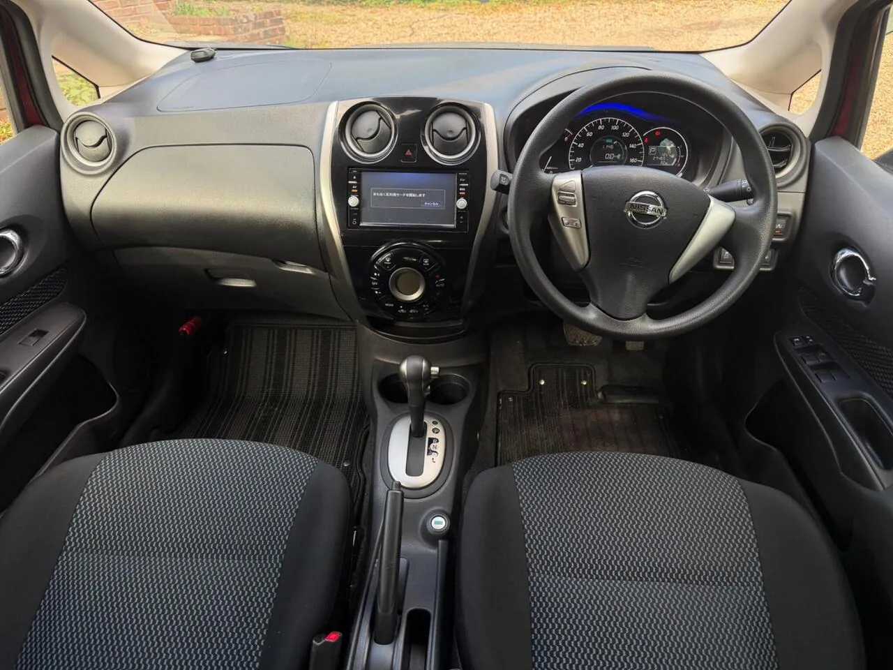 Nissan Note 2015 photo 3