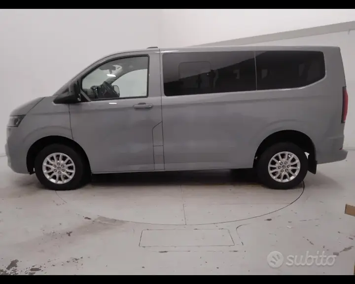 Volkswagen T7 Caravelle photo 3