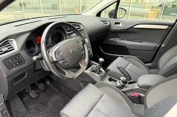 Citroen C4 2012 photo 4
