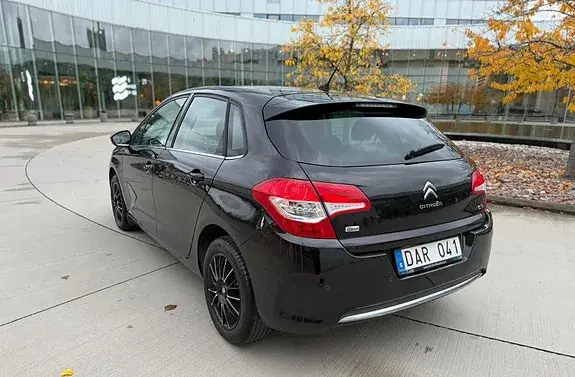 Citroen C4 2012 photo 2