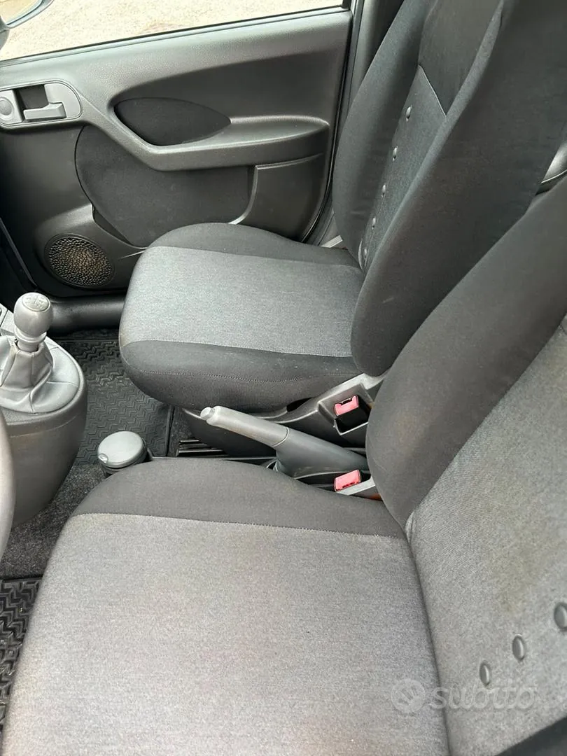 Fiat Panda 2011 photo 4