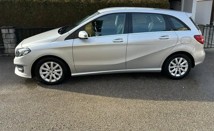 Mercedes-Benz B-Class 2017 photo 2