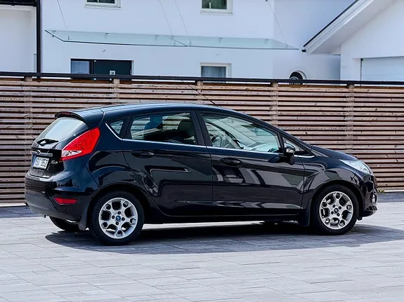 Ford Fiesta 2012 photo 3