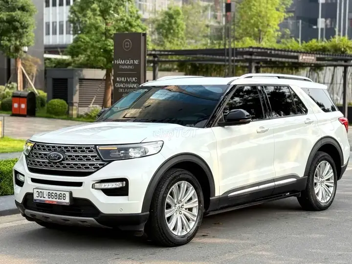 Ford Explorer 2024 photo 3