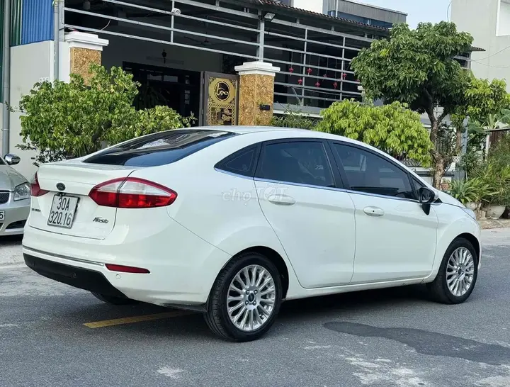 Ford Fiesta 2014 photo 3