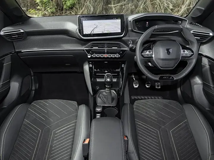 Peugeot 208 2026 photo 3